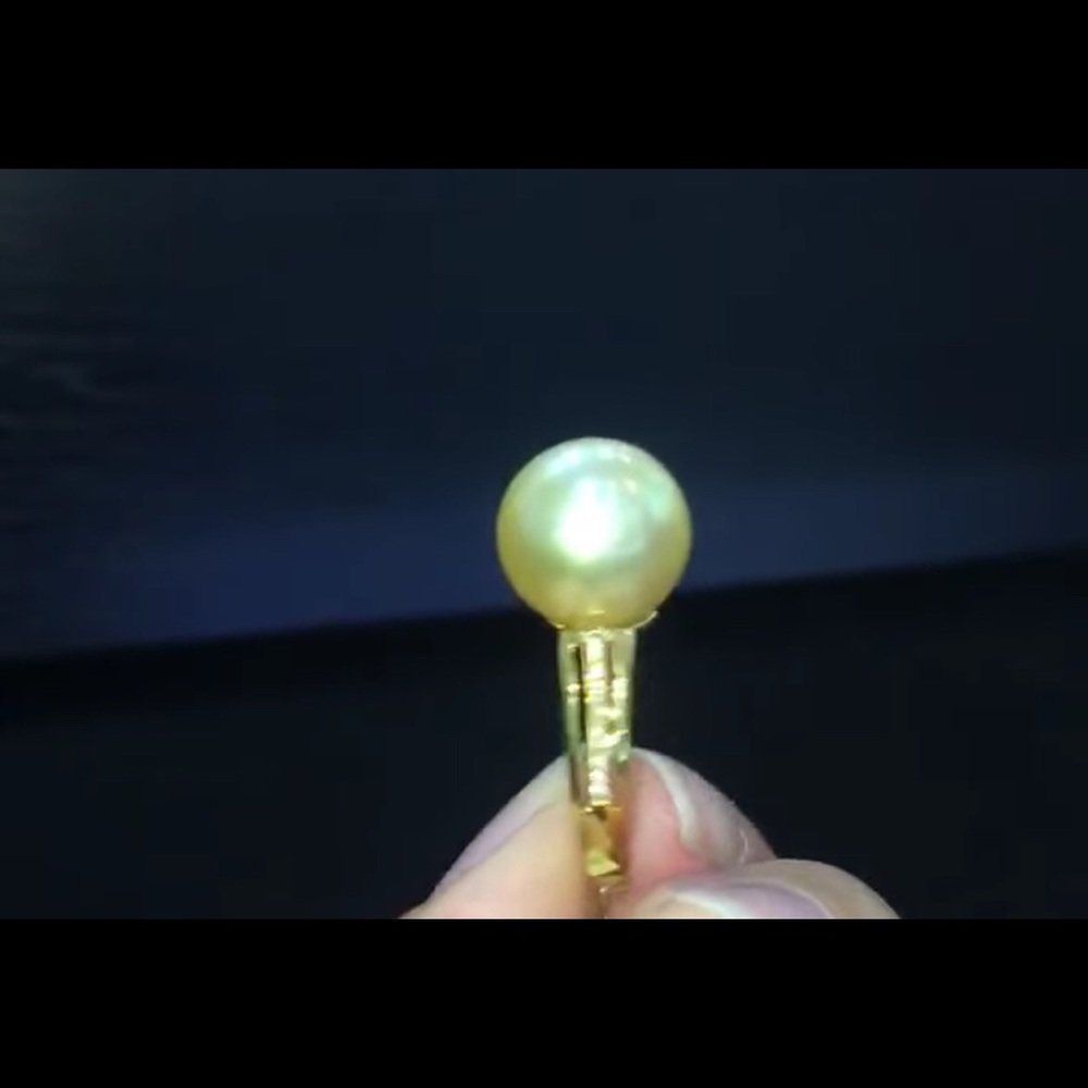Natural sea pearl ring